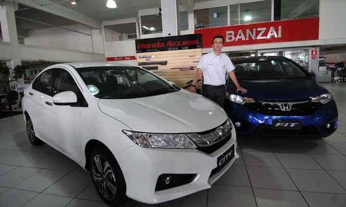 Gerente de concessionária, Renato Amorim diz que modelos japoneses atraem consumidores e ampliam presença no Brasil mesmo com setor amargando perdas(foto: Jair Amaral/EM/D.A Press) Gerente de concessionária, Renato Amorim diz que modelos japoneses atraem consumidores e ampliam presença no Brasil mesmo com setor amargando perdas(foto: Jair Amaral/EM/D.A Press)