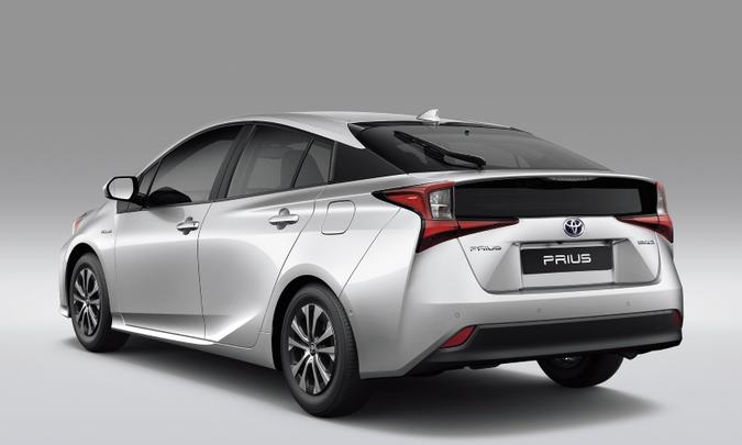 Lanternas traseiras também foram modificadas e ganharam LED(foto: Toyota/Divulgação) Lanternas traseiras também foram modificadas e ganharam LED(foto: Toyota/Divulgação)