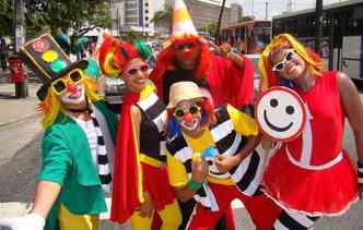 Turma do fom fom estar nas ruas durante o carnaval em ao educativa(foto: Ed Wanderley / DP)