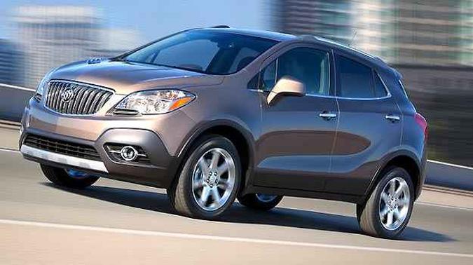 Irm�o g�meo vir� para o Brasil e dever� ter a tradiconal grade bipartida com a gravata dourada no centro(foto: Buick/Divulga��o)