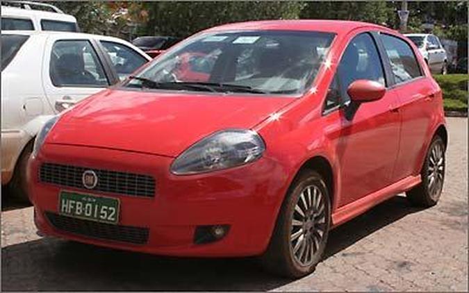 Flagra do Fiat Punto equipado com motor Tritec 1.8 16V E.torQ(foto: Fotos: Marlos Ney Vidal/EM/D.A. Press)