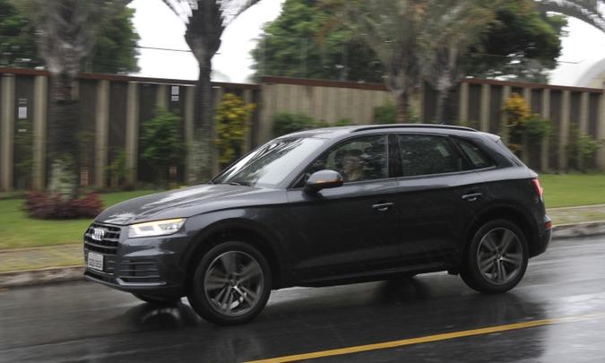 Novo Audi Q5 manteve estilo discreto, mas agrada(foto: Juarez Rodrigues/EM/D.A Press) Novo Audi Q5 manteve estilo discreto, mas agrada(foto: Juarez Rodrigues/EM/D.A Press)