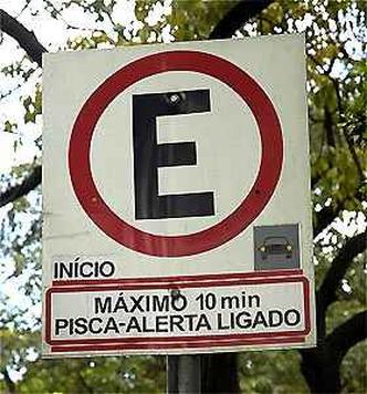 Placas de sinaliza��o indicam tempo m�ximo de uso do dispositivo(foto: Jair Amaral/EM/D.A PRESS)