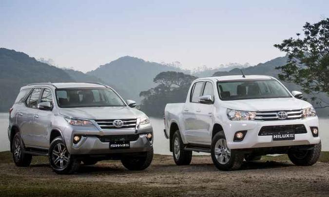 Toyota SW4 e Hilux flex(foto: Malagrine/Toyota/Divulgação) Toyota SW4 e Hilux flex(foto: Malagrine/Toyota/Divulgação)