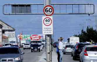 Respeitar o limite de velocidade  respeitar o prximo(foto: Shilton Arajo / Esp. DP)